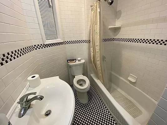 Rented by Ideal Properties Group | media 6