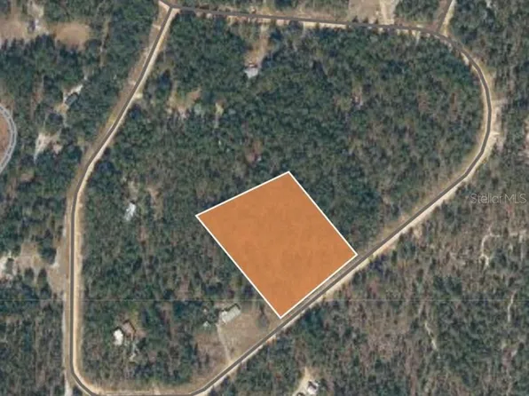 200 Hill Top Loop #8, Hawthorne, FL 32640