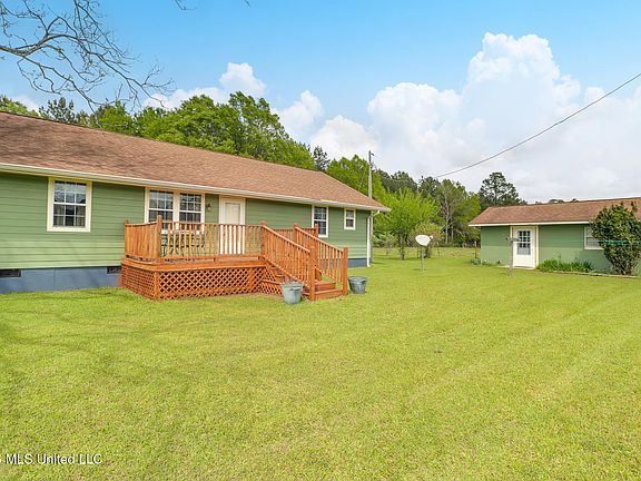 3rd image of 395 Fairley Rd
