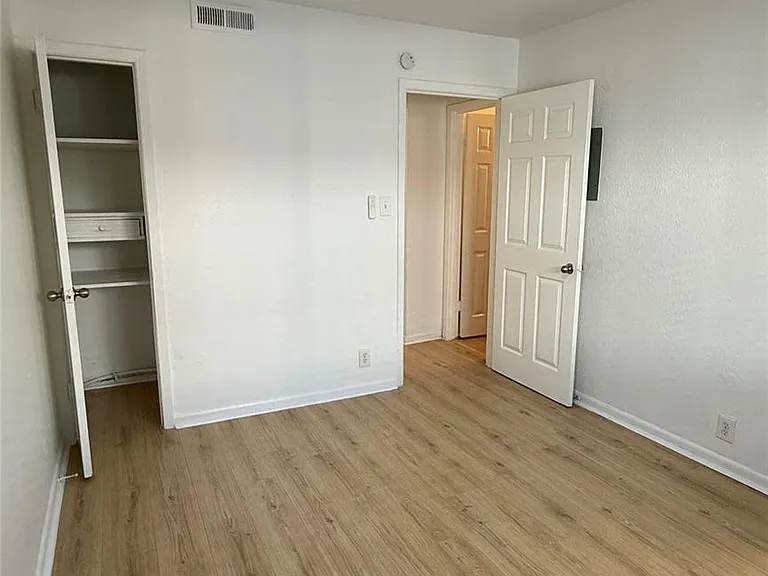 2401 Manor Rd #126 — Photo 12