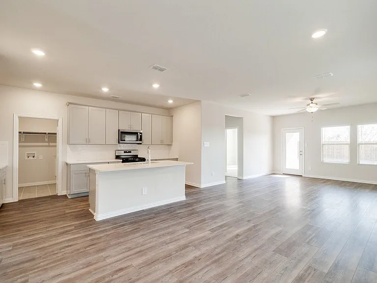 4816 Hunter Hurst Dr — Photo 20