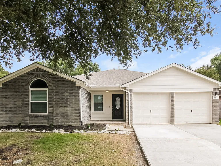 19114 Timber Way Dr — Photo 1
