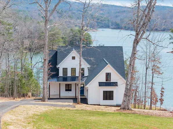 1216 Runaway Bay Rd, Lynch Station, VA 24571