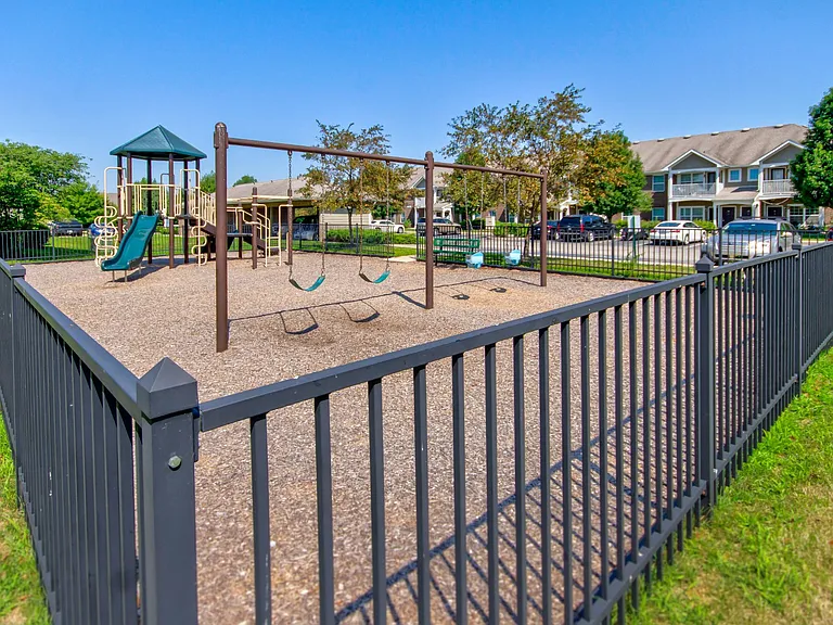 Trotters Pointe Apartments — Photo 36
