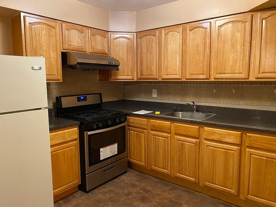 2nd image of 8543 75th St