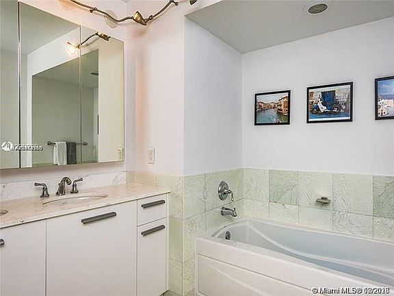 3rd image of 1060 Brickell Ave APT 3517