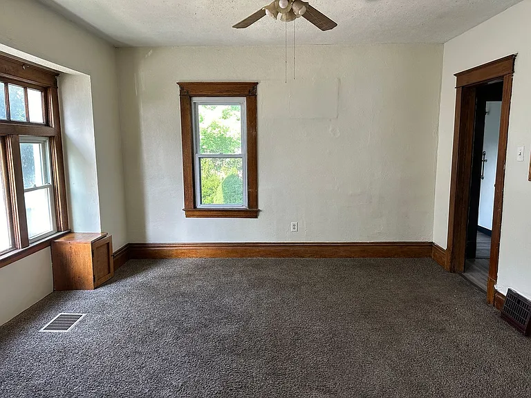 110 Halls Heights Ave — Photo 14