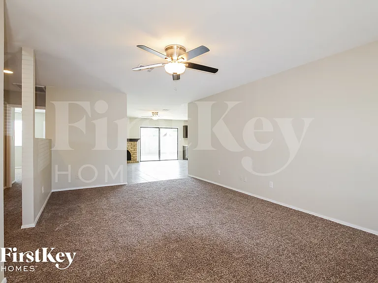 2733 W Villa Rita Dr — Photo 5