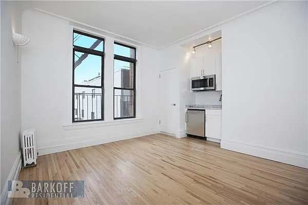 Rented by Barkoff Residential  | media 51