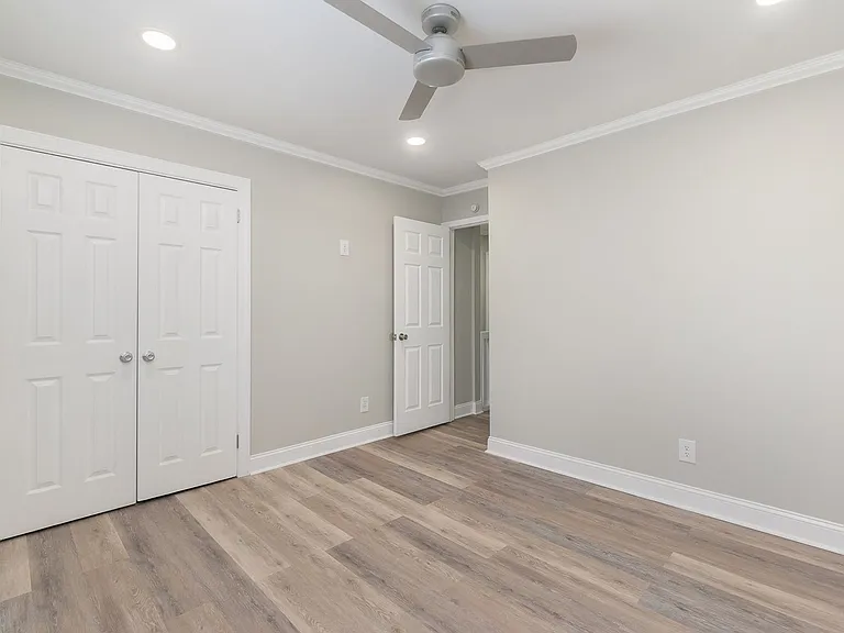 300 Holly Cir — Photo 8