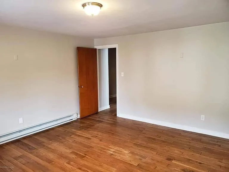 1310 Pittston Ave #2R — Photo 3