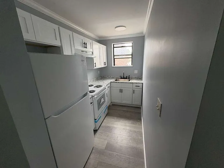 258 Fairmont Ave — Photo 2