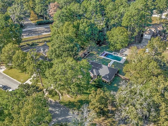 2nd image of 3919 Oak Creek Dr