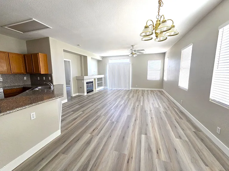 7904 Canyon Grove Ct — Photo 3