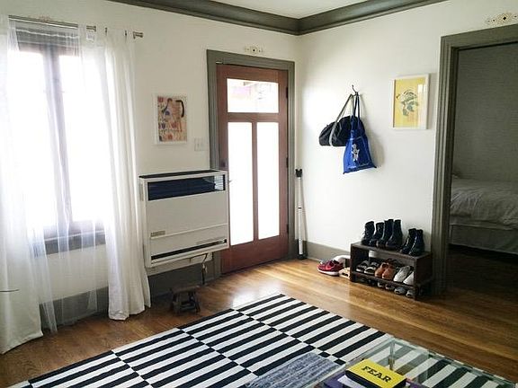 entry / living room