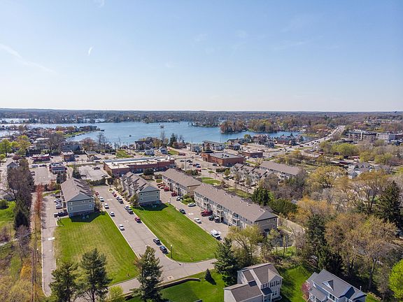 3rd image of 188 Park Green Dr