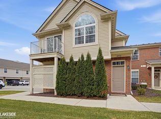 21972 Aberdeen Dr, Macomb, MI 48042