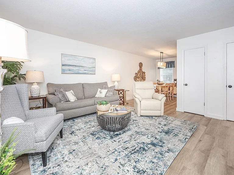 114 Ethel Cir #17 — Photo 4