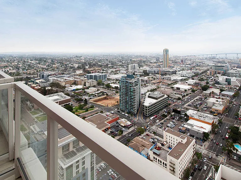 Vantage Pointe — Photo 34