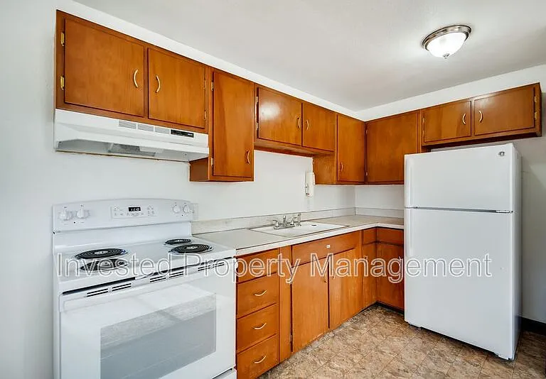257 E Powers Ave #3 — Photo 2