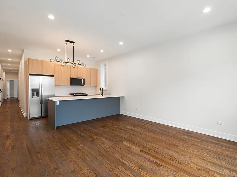 416 E 50th Pl #1W — Photo 12