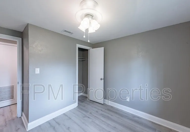 7832 Newton Rd — Photo 28
