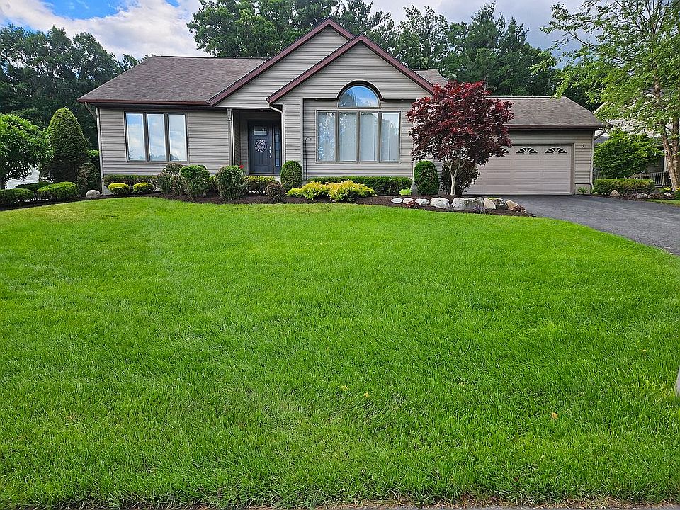 1st image of 136 Country Walk Rd
