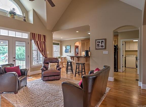 4th image of 111 Ladybug Ct