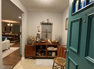 936 Moorlands Dr, Springfield, OH 45506