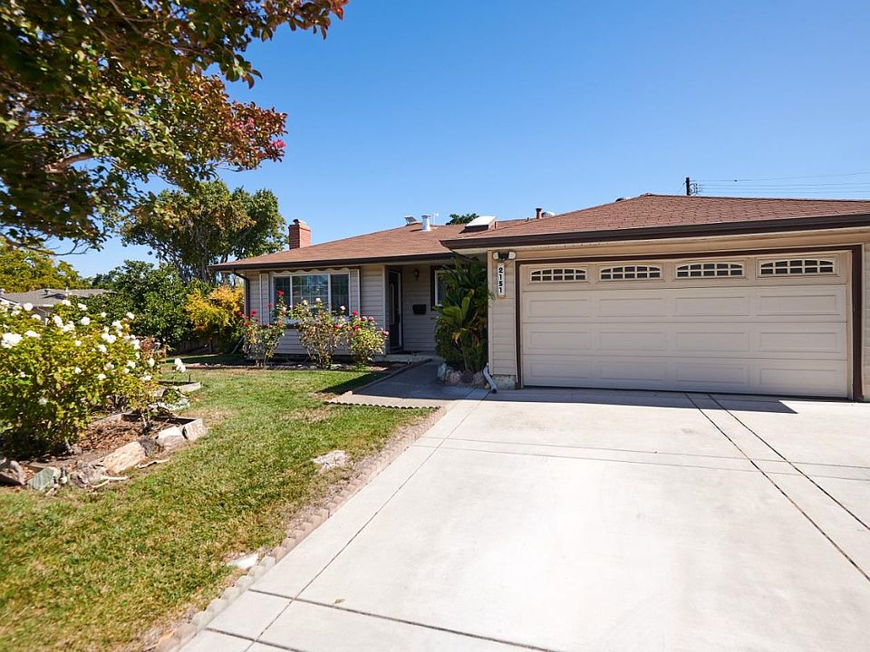 1st image of 2151 Briarwood Dr