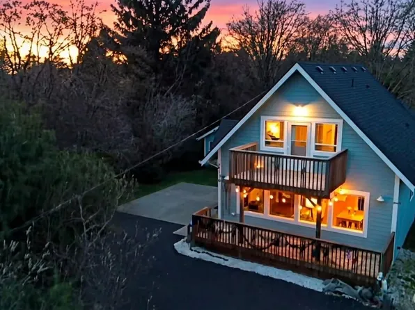 136 Pacific Boulevard NW, Ocean Shores, WA 98569