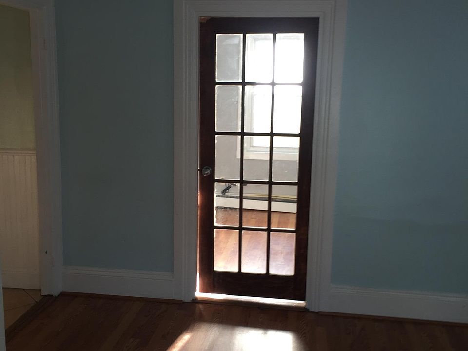 1st image of 10 Grant St #1
