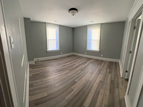 2nd image of 2216 W 3rd St #1/2
