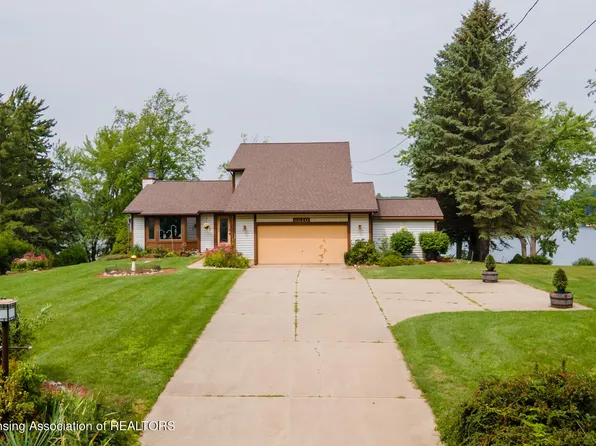 6610 Peninsula Way, Laingsburg, MI 48848