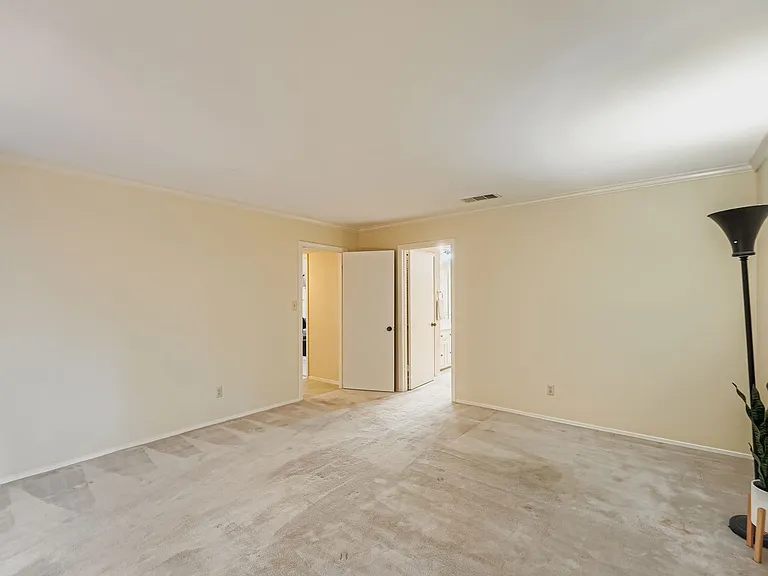 8104 East Ct — Photo 21