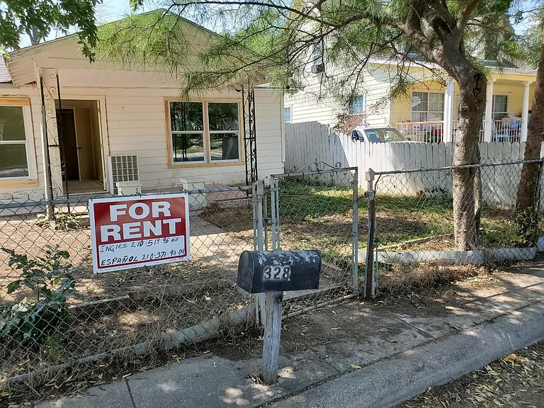 328 Elks Dr — Photo 2