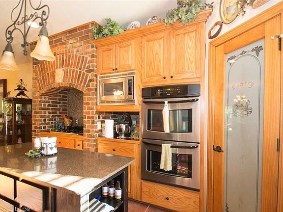 Kitchen gas cooktop