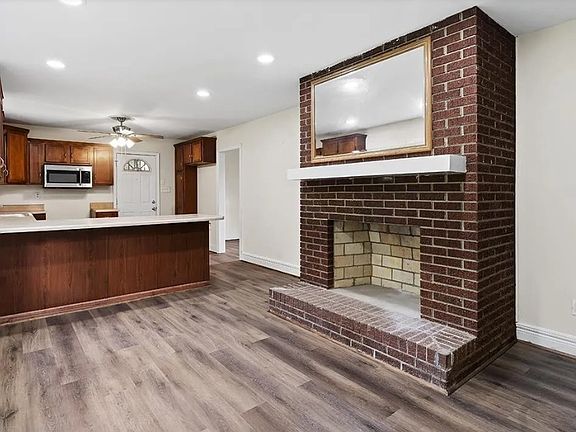 4th image of 1516 Montague Avenue Ext