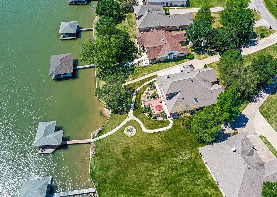 1st image of 3913 Buena Vista Cir