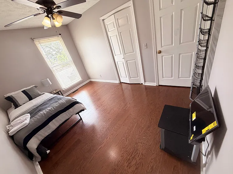917 Tavistock Pl — Photo 16