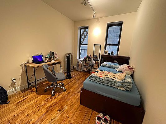 3rd image of 233 E 50th St APT 6