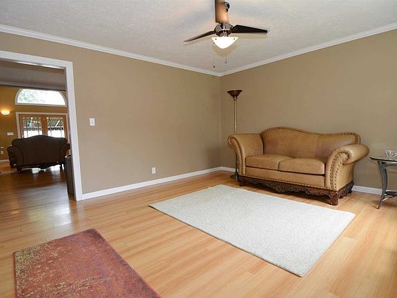 3rd image of 7500 Bayard Park Dr