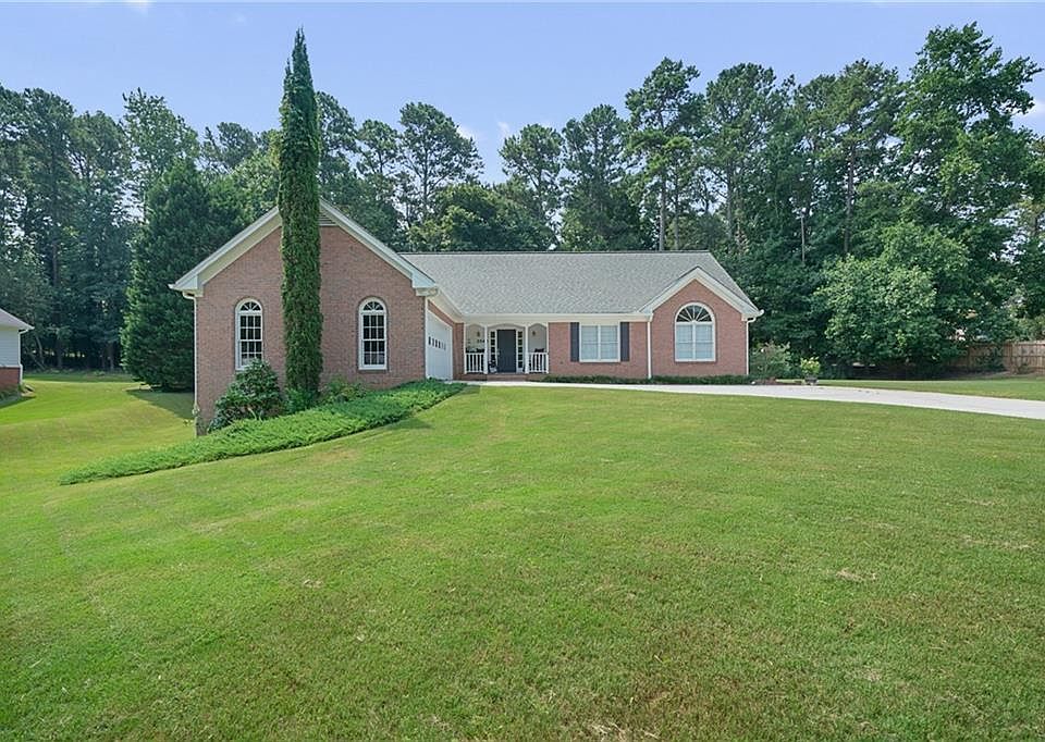 1st image of 3540 Parkwood Hills Ct