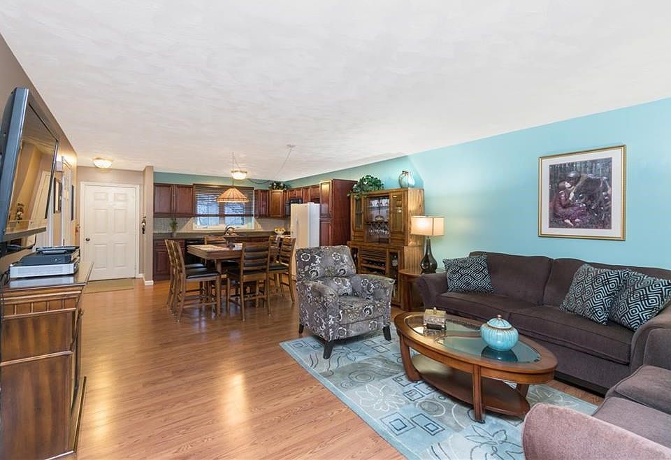 Nice Open Floorplan!