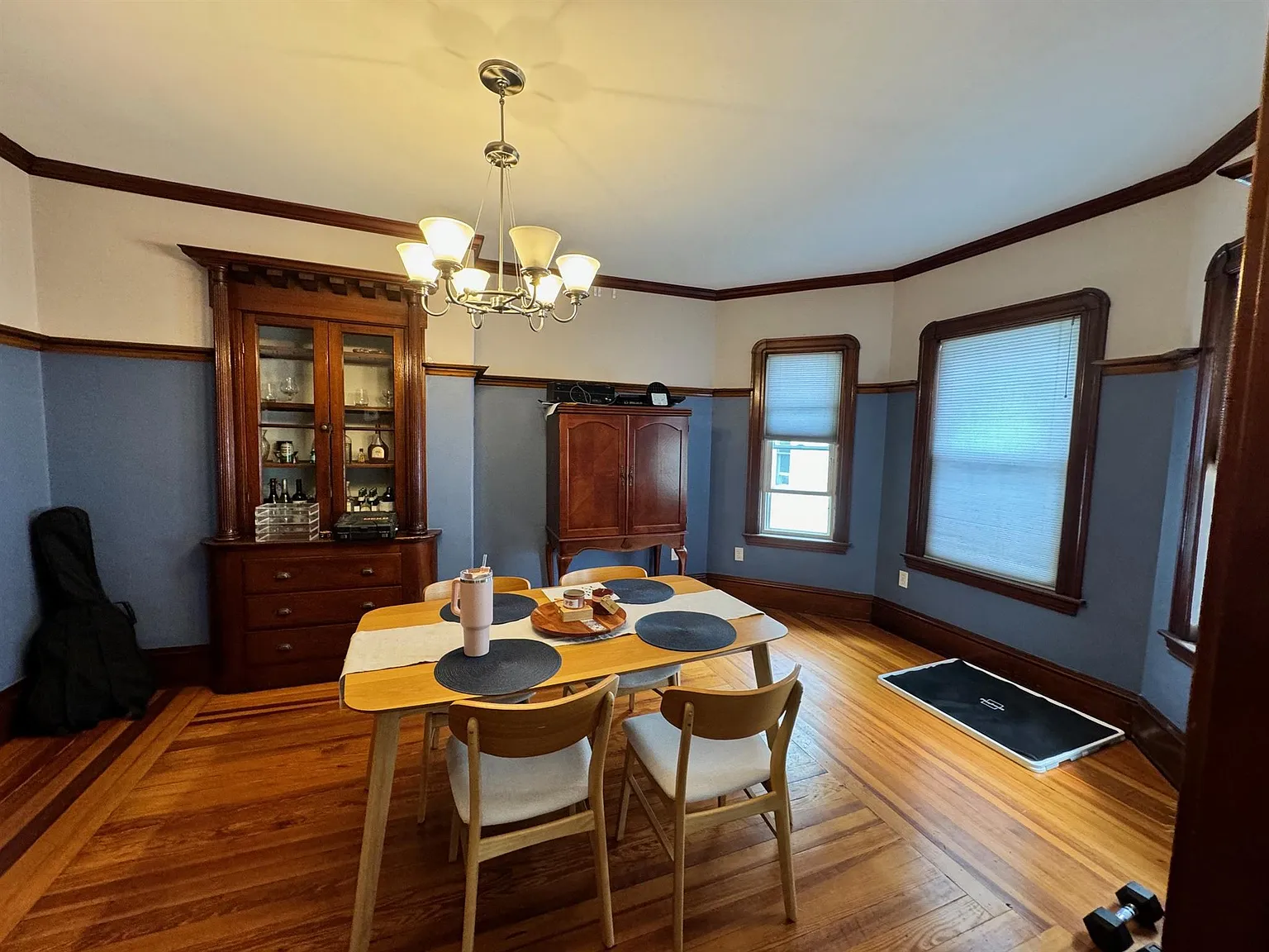 3 bed, 1.5 bath, $3,700 — Photo 4