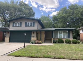 736 W Strieff Ln, Glenwood, IL 60425