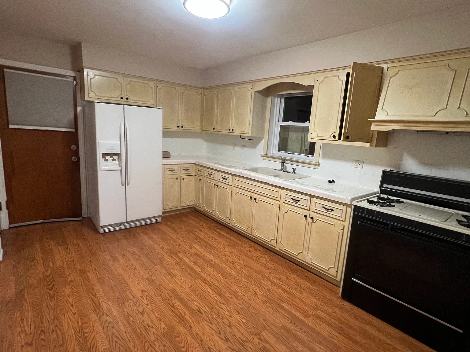 3 bed, 1300 sqft, $1,700 — Photo 1