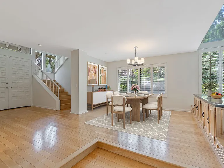 23454 Park Hermosa — Photo 2