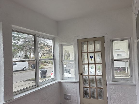 5th image of 2748 N 48th St
