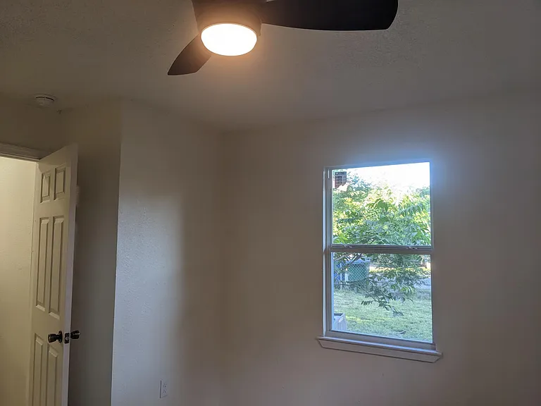 1731 Sacramento — Photo 14